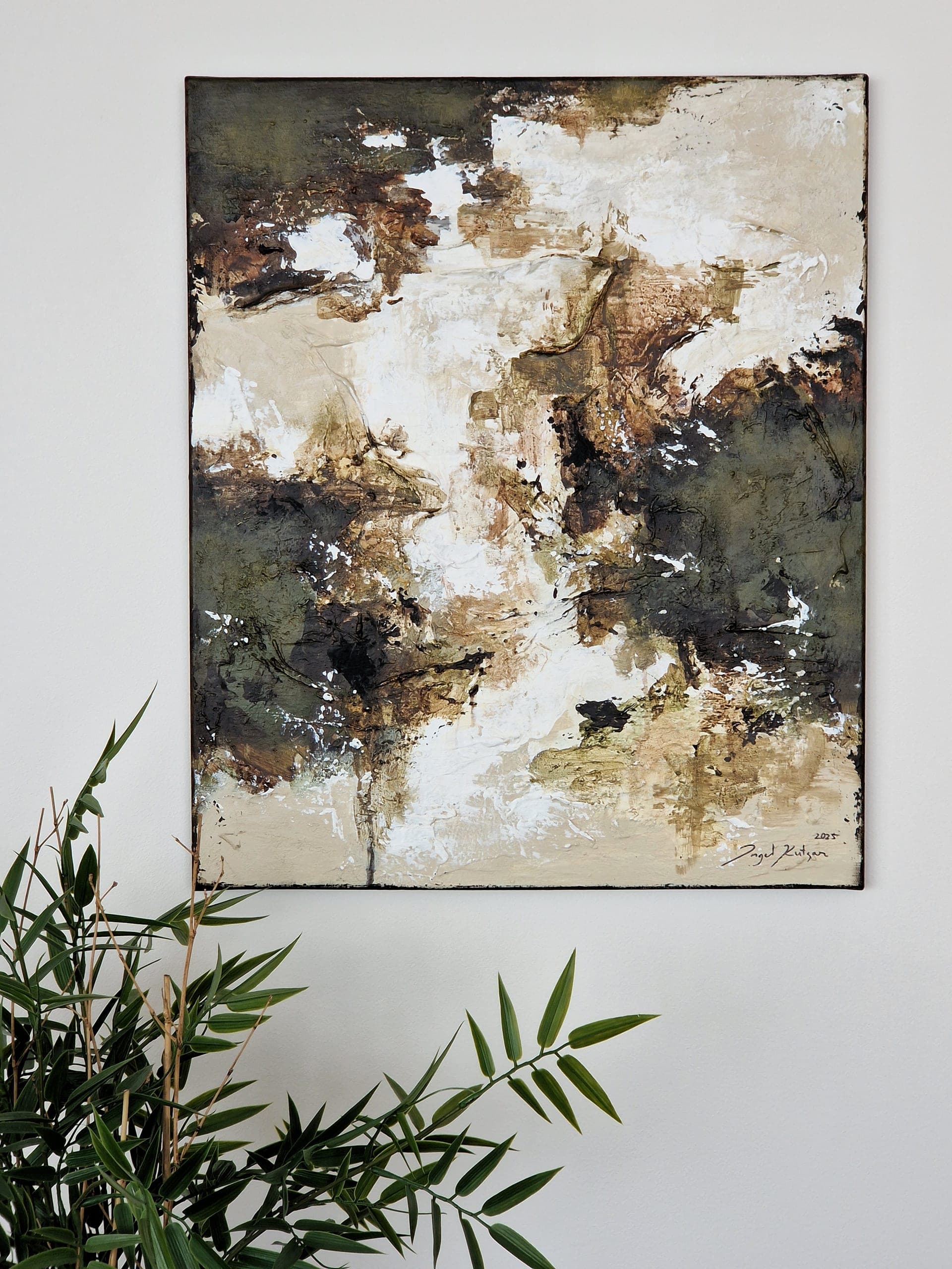 Composition n325 III – textured original abstract painting in green and beige tones