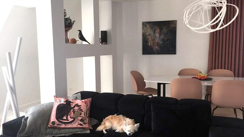 Ingel Kutsar's abstract original painting "No 1706" on the wall in an interior