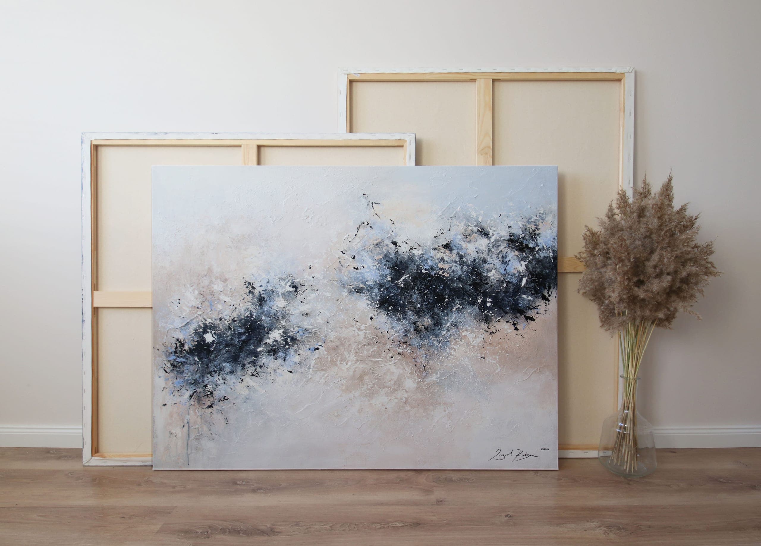 Kaasaegne abstraktne kunst interjööris, maal "Taevasina" 
