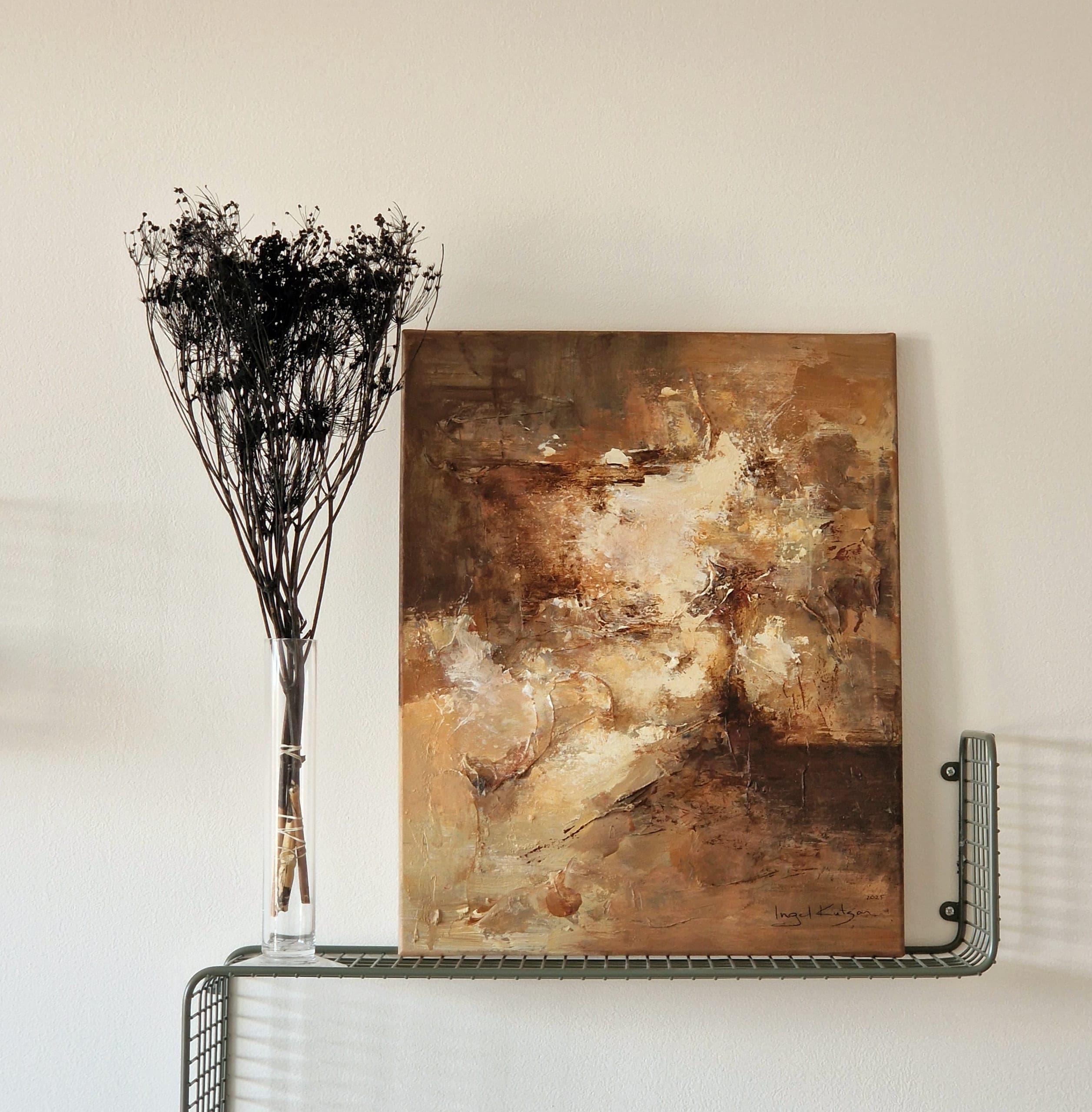 Shimmering gleam – textured original abstract painting in warm light and dark brown tones